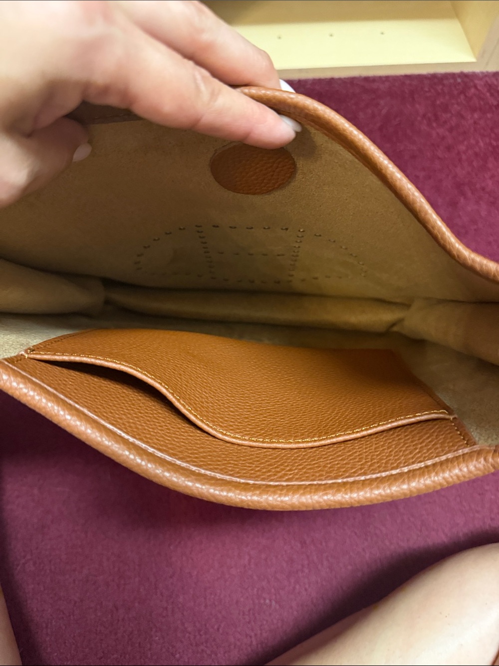 Perforated H Detail Shoulder Bag in Tan Brown - Picture 4 of 6
